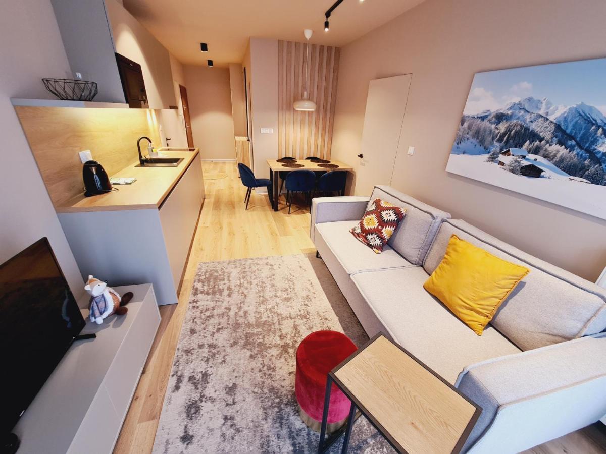 Apartament D2 Karpatia - 5D Apartamenty カルパッチ エクステリア 写真